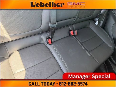 Used 2022 Buick Encore GX Essence w/ Experience Buick Package AWD/4WD image 5