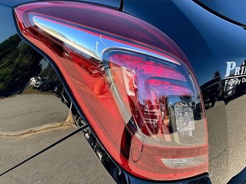 Used 2022 Buick Encore Preferred w/ Safety Package image 22