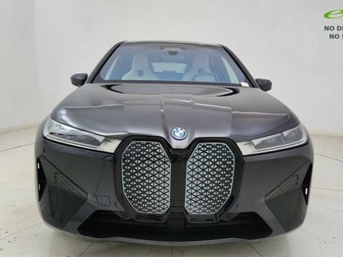 Used 2024 BMW iX xDrive50 w/ Sport Package AWD/4WD image 2