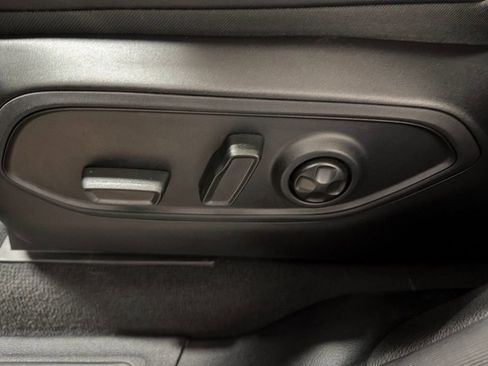 Used 2024 Jeep Grand Cherokee Limited image 16