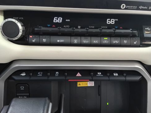 Used 2022 Toyota Tundra Capstone image 17