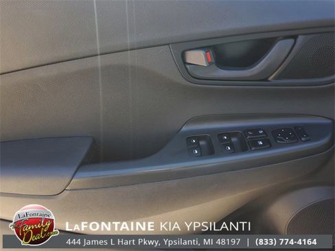 Used 2020 Hyundai Kona SE image 12