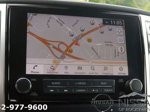 Used 2021 Nissan Titan SL w/ Moonroof Package AWD/4WD image 29