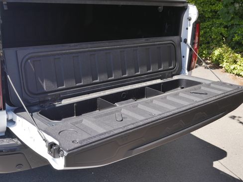 Used 2024 Chevrolet Colorado ZR2 w/ ZR2 Convenience Package III AWD/4WD image 14