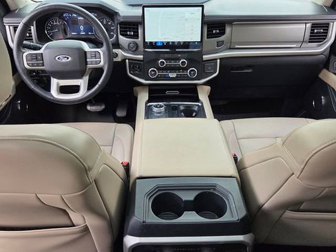 Used 2022 Ford Expedition XLT RWD image 16