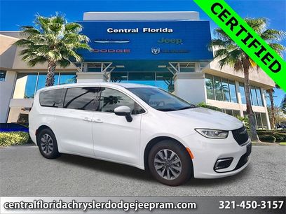 Certified 2023 Chrysler Pacifica Touring-L