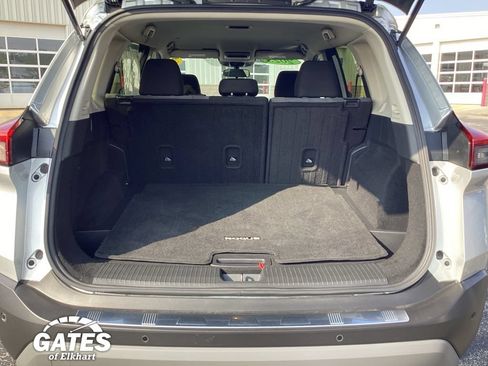 Used 2023 Nissan Rogue SV AWD/4WD image 14