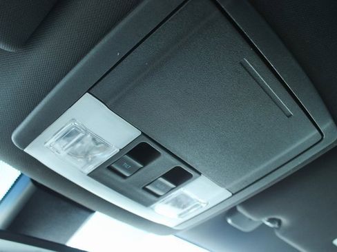 Used 2015 Ford Taurus Limited w/ Equipment Group 301A image 24