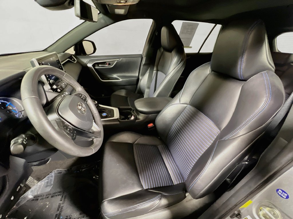Used 2019 Toyota RAV4 XSE w/ XSE Weather Package AWD/4WD image 18