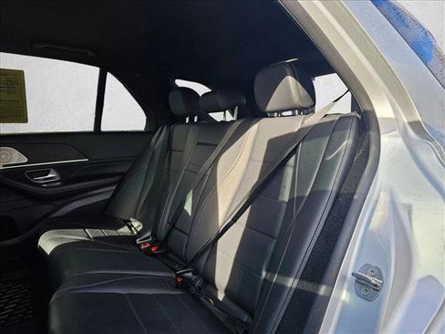 Used 2020 Mercedes-Benz GLE 350 4MATIC w/ Premium Package image 16