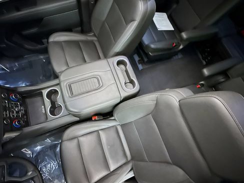 Used 2023 Chevrolet Tahoe Z71 w/ Z71 Off-Road Package AWD/4WD image 24