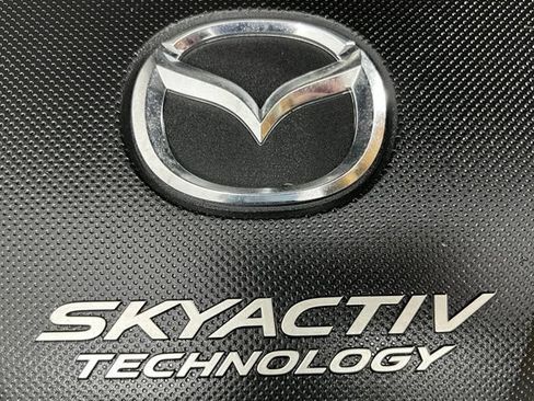 Used 2014 MAZDA MAZDA3 i Touring w/ Technology Package FWD image 10