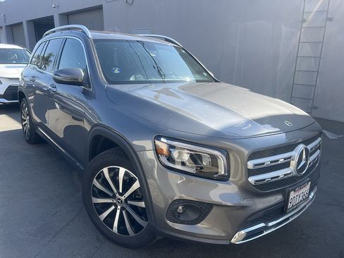 Used 2022 Mercedes-Benz GLB 250 image 1