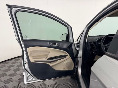 Used 2020 Ford EcoSport SE w/ SE Convenience Package image 33