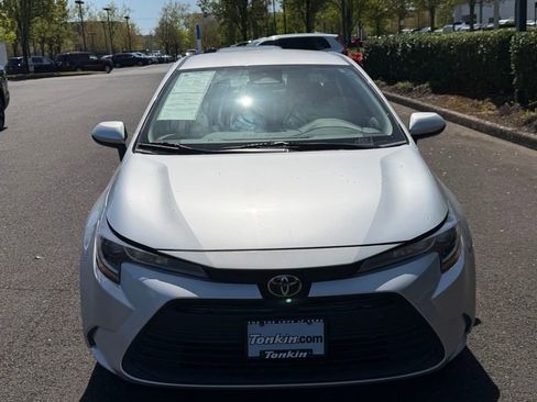 Used 2023 Toyota Corolla LE FWD image 3
