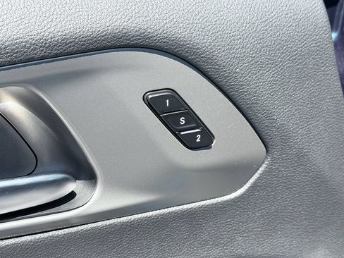 Used 2025 Chrysler Pacifica Select FWD image 34