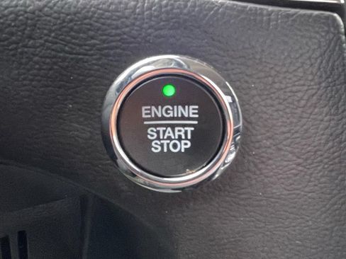 Used 2019 Ford Edge Titanium FWD image 23