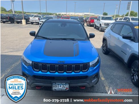 Used 2024 Jeep Compass Trailhawk AWD/4WD image 6