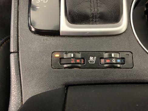 Used 2015 Toyota Highlander Limited image 30