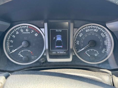 Used 2021 Toyota Tacoma SR5 w/ Blackout Package (TMS) AWD/4WD image 13