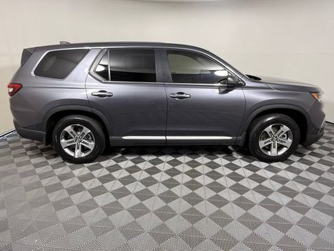 Used 2025 Honda Pilot EX-L image 7