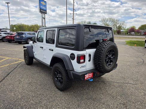 Used 2023 Jeep Wrangler Unlimited w/ Cold Weather Group AWD/4WD image 3