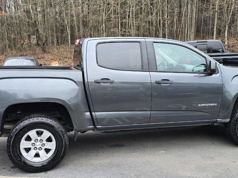 Used 2016 GMC Canyon 2WD Crew Cab w/ Convenience Package image 5