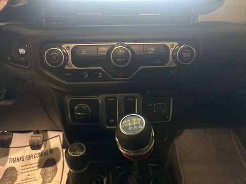 Used 2025 Jeep Wrangler Sport image 14