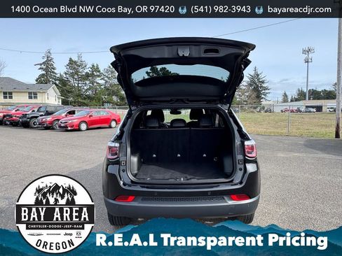 Used 2025 Jeep Compass Limited image 7