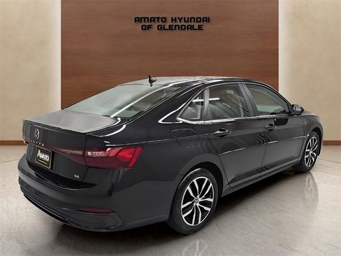 Used 2025 Volkswagen Jetta SE image 6