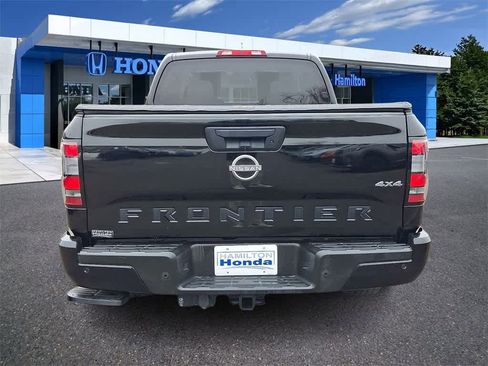 Used 2022 Nissan Frontier S w/ Graphics Package image 23
