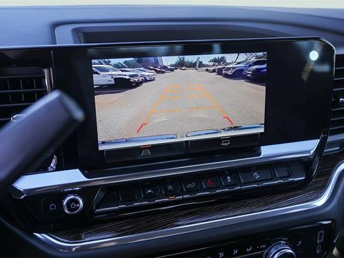 Used 2024 GMC Sierra 1500 SLE image 20