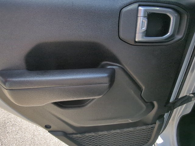 Used 2024 Jeep Wrangler Unlimited Rubicon AWD/4WD image 24