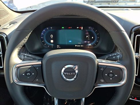 Certified 2025 Volvo XC40 B5 Plus image 20