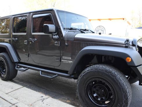 Used 2018 Jeep Wrangler Unlimited Sport S image 26