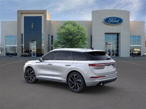 New 2024 Lincoln Corsair Grand Touring image 4