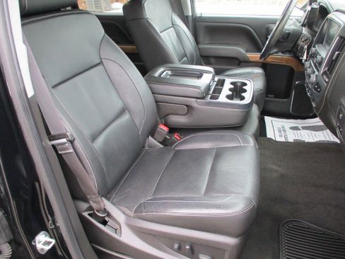 Used 2017 Chevrolet Silverado 1500 LTZ image 17