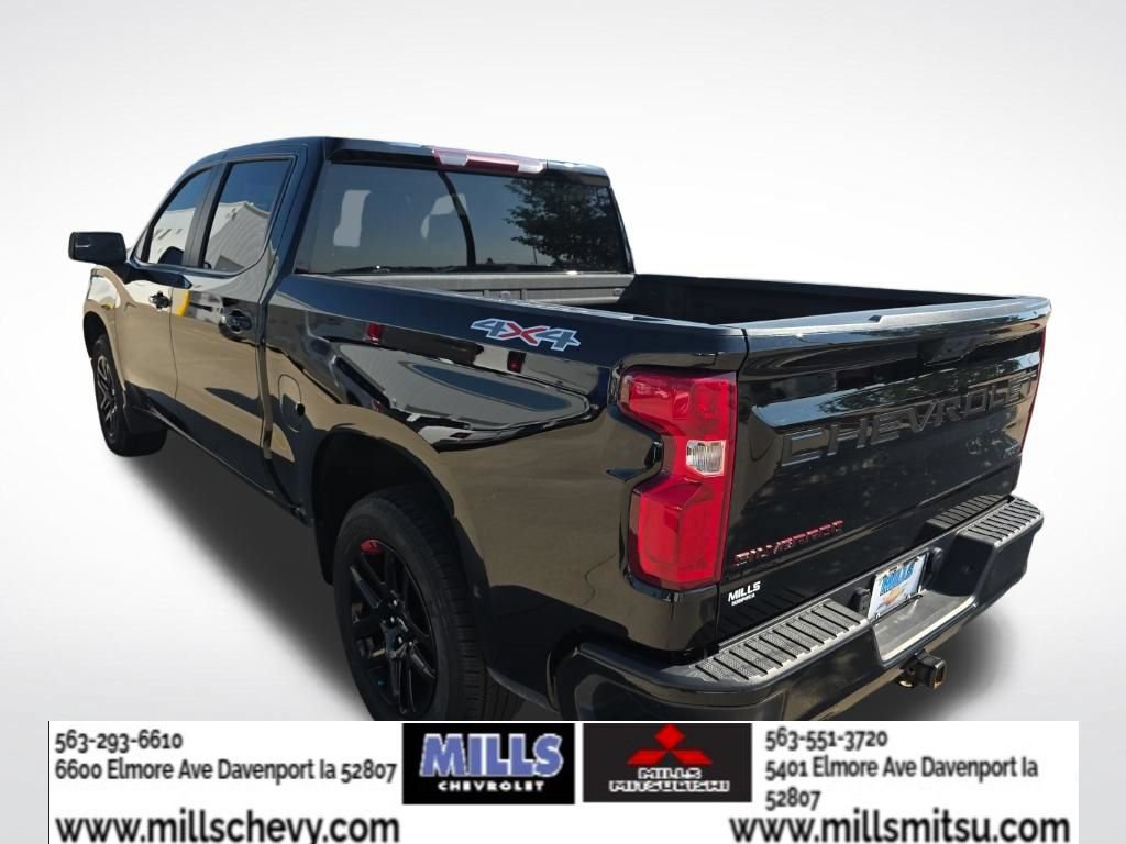 Used 2023 Chevrolet Silverado 1500 RST w/ Redline Edition AWD/4WD image 3