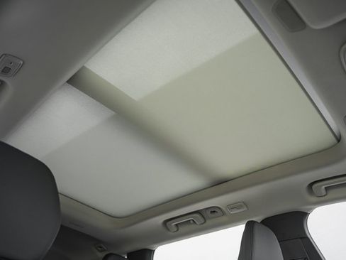 Certified 2025 Volvo XC90 T8 Core w/ Climate Package image 29