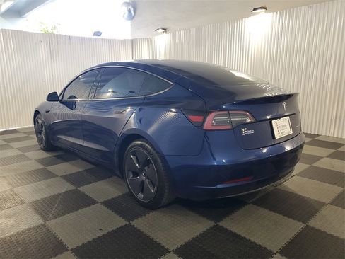 Used 2021 Tesla Model 3 Long Range image 4