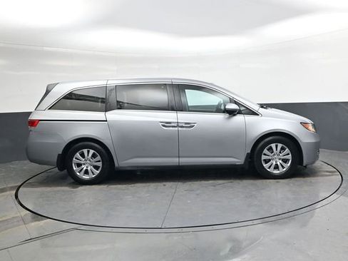 Used 2016 Honda Odyssey SE image 3