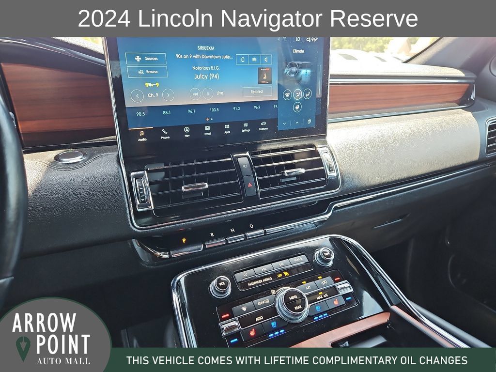 Used 2024 Lincoln Navigator Reserve AWD/4WD image 25