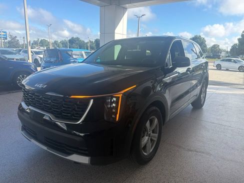 Used 2026 Kia Sorento LX FWD image 3