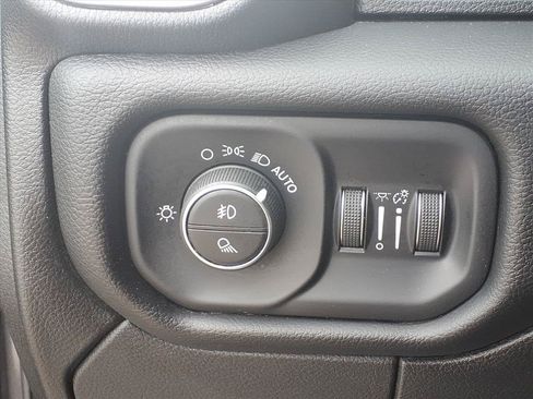 Used 2024 RAM 2500 Laramie AWD/4WD image 15