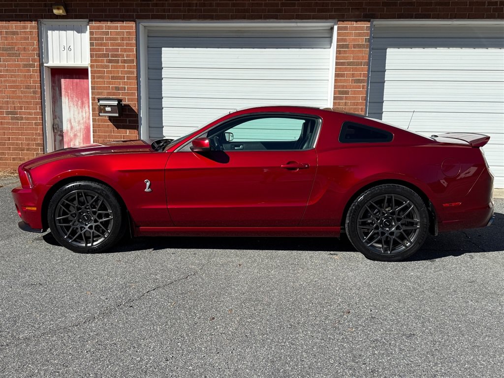 Used 2014 Ford Mustang Shelby GT500 w/ Equipment Group 821A RWD image 19