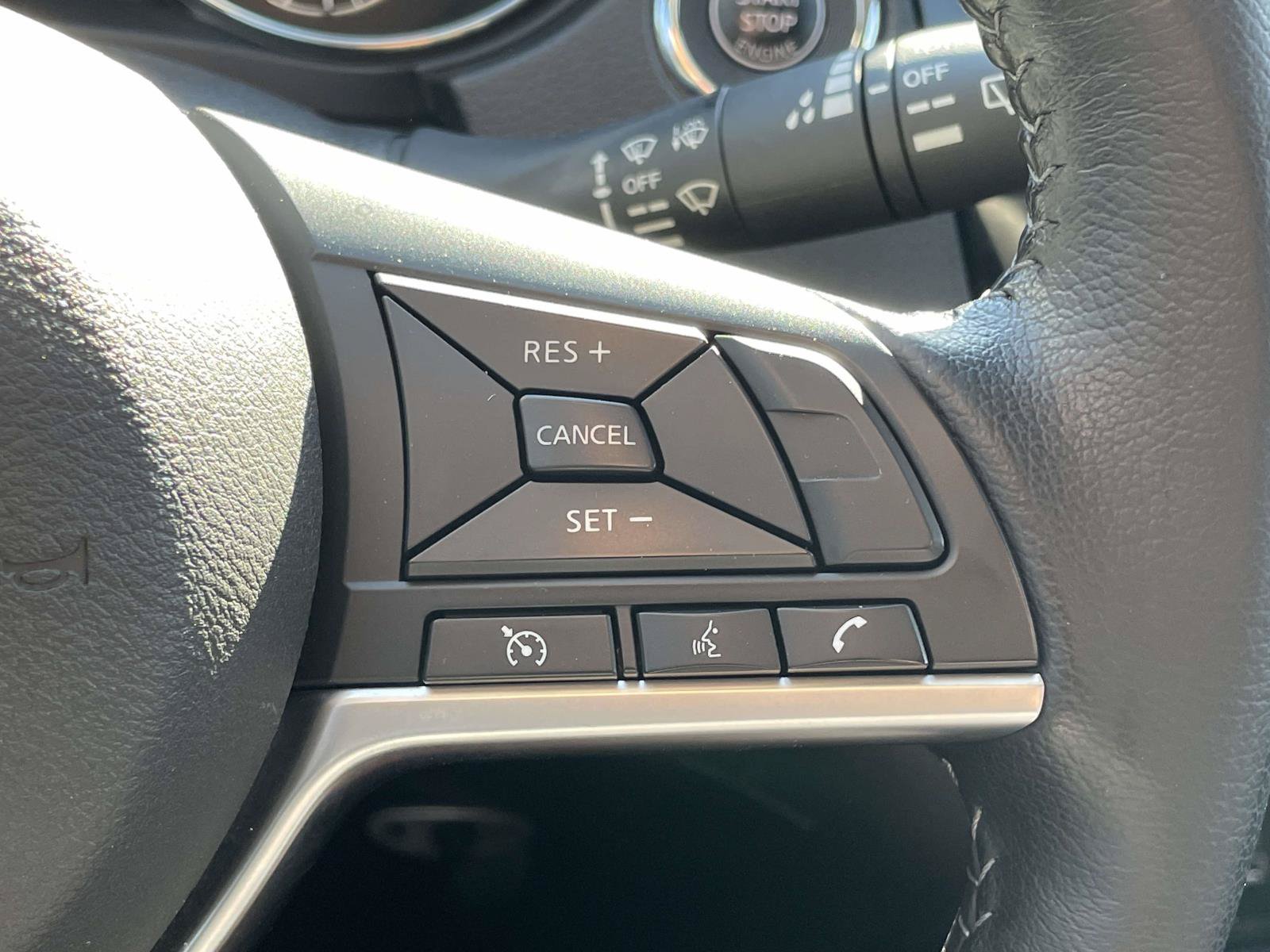 Used 2020 Nissan Rogue SV FWD image 10