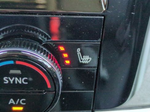 Used 2021 Nissan Rogue SV w/ Premium Package image 23