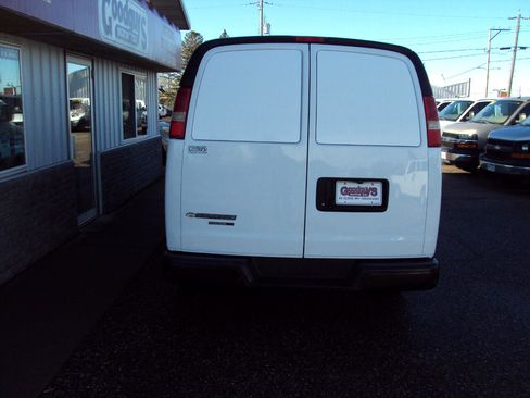 Used 2014 Chevrolet Express 1500 AWD image 8