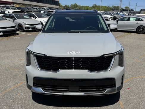 Used 2025 Kia Sorento EX w/ Panoramic Sunroof Package image 2