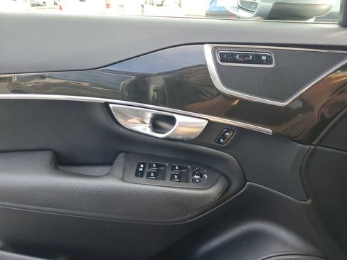 Used 2018 Volvo XC90 T6 Momentum w/ Convenience Package image 24